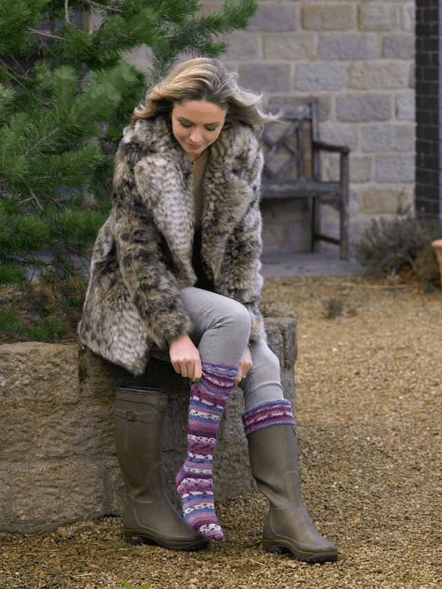 JCB551 Funny Feetz Sock Pattern 4 ply 